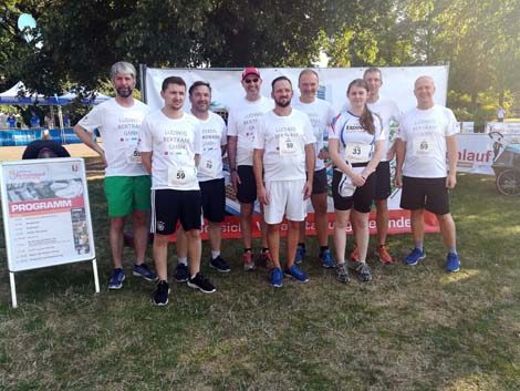 Gruppenfoto: das Team der Ludwig Bertram GmbH für den Firmenlauf