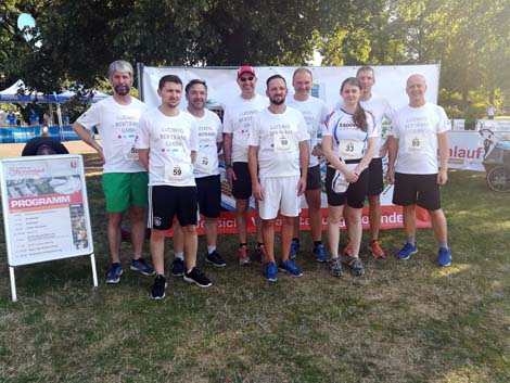 Gruppenfoto: das Team der Ludwig Bertram GmbH für den Firmenlauf